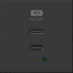 Vgradni USB polnilnik TEM MODUL EM6B z dvema priključkoma USB-C, Power Delivery 65 W, 2M, barva črna mat (soft touch) (EM6BSB-U) – pogled od spredaj