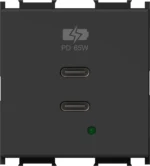 Vgradni USB polnilnik TEM MODUL EM6B z dvema priključkoma USB-C, Power Delivery 65 W, 2M, barva črna mat (soft touch) (EM6BSB-U) – pogled od spredaj